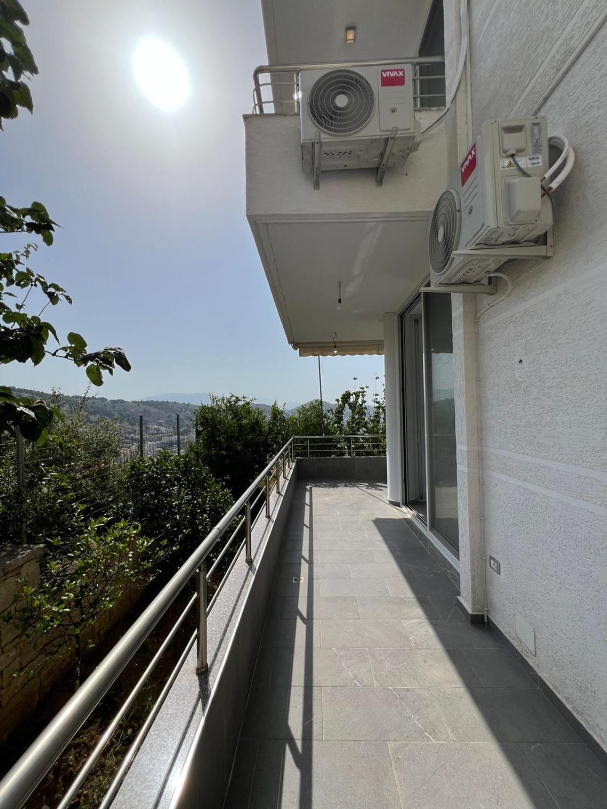 Beauty ! Uphill Location *