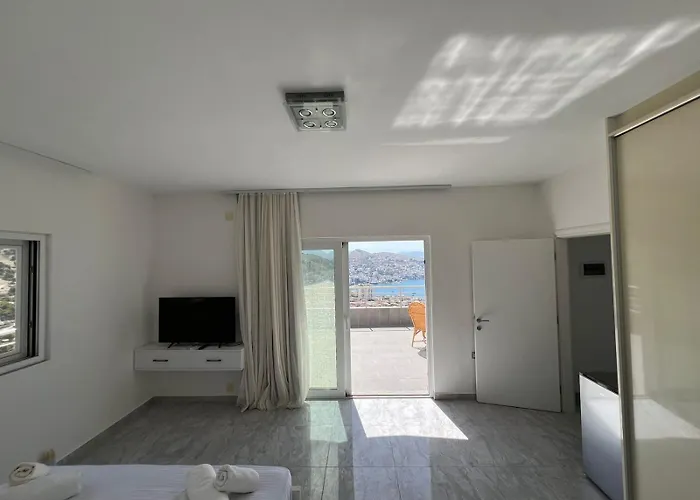 Beauty Villa Sarande ! Uphill Location