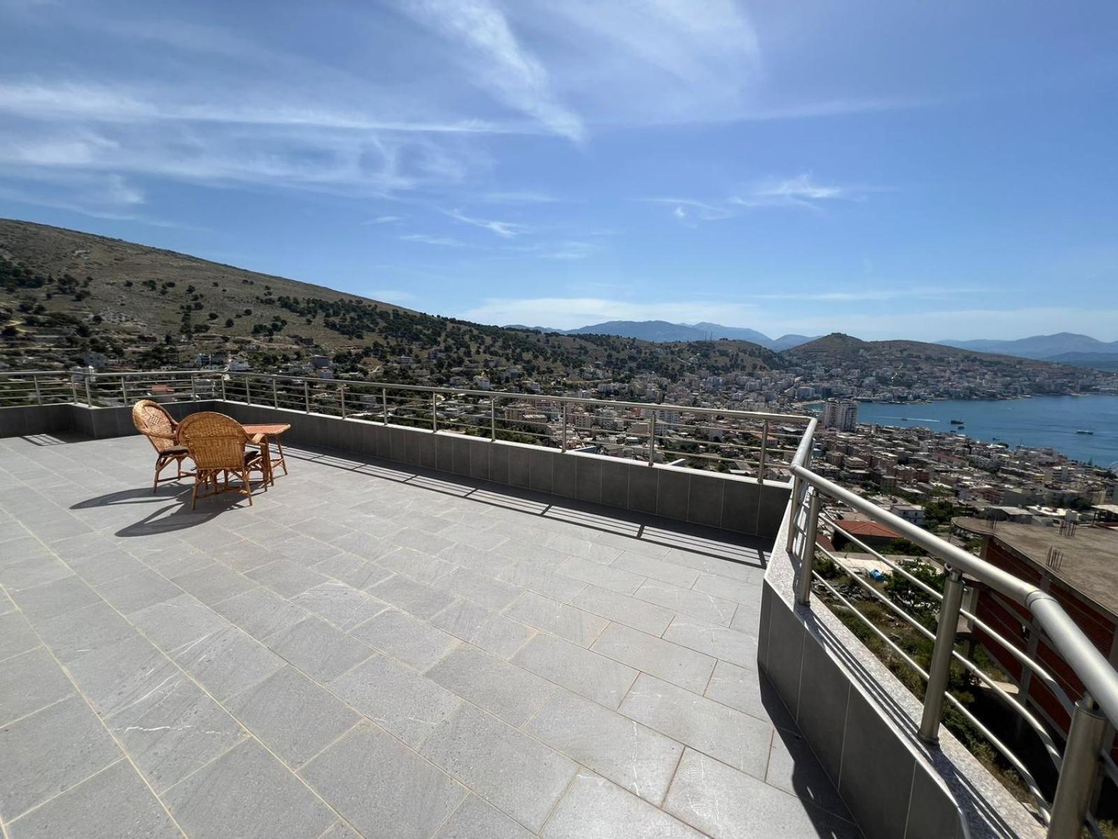Apartment Beauty ! Uphill Location Sarandë
