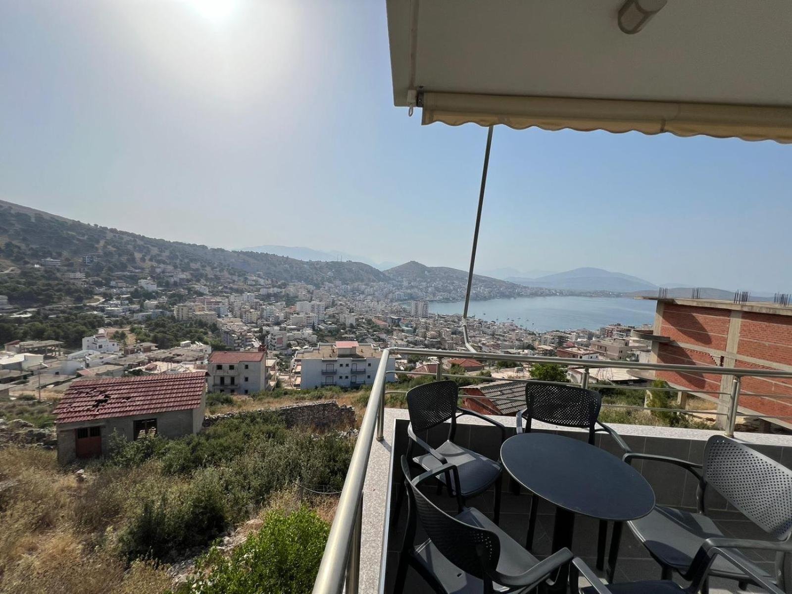 Beauty ! Uphill Location Apartment *